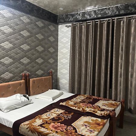 Sgh Guest House Mathura Exteriör bild