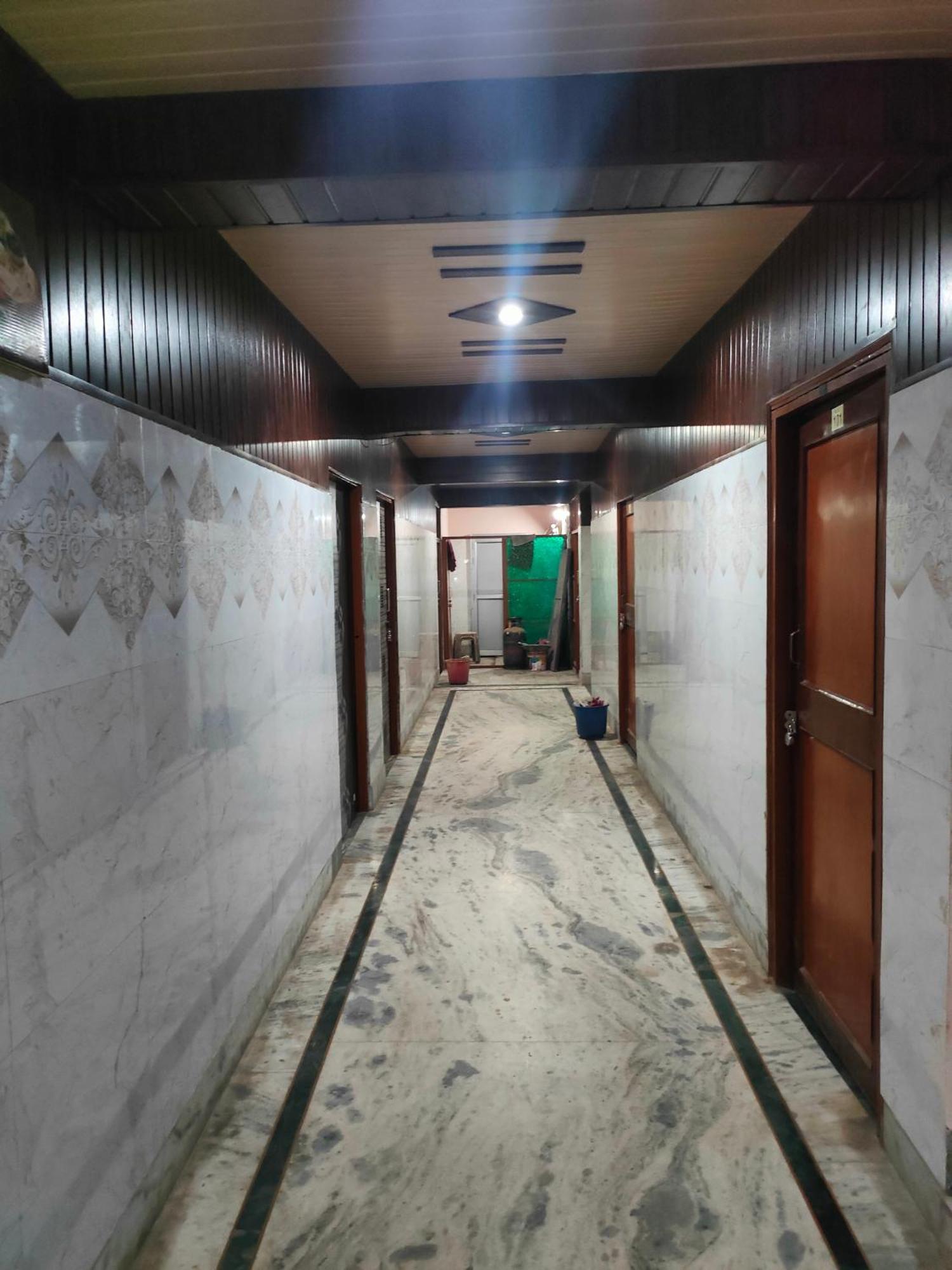 Sgh Guest House Mathura Exteriör bild