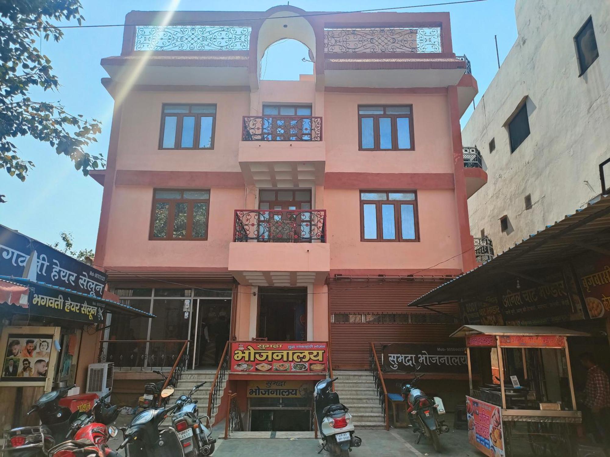 Sgh Guest House Mathura Exteriör bild