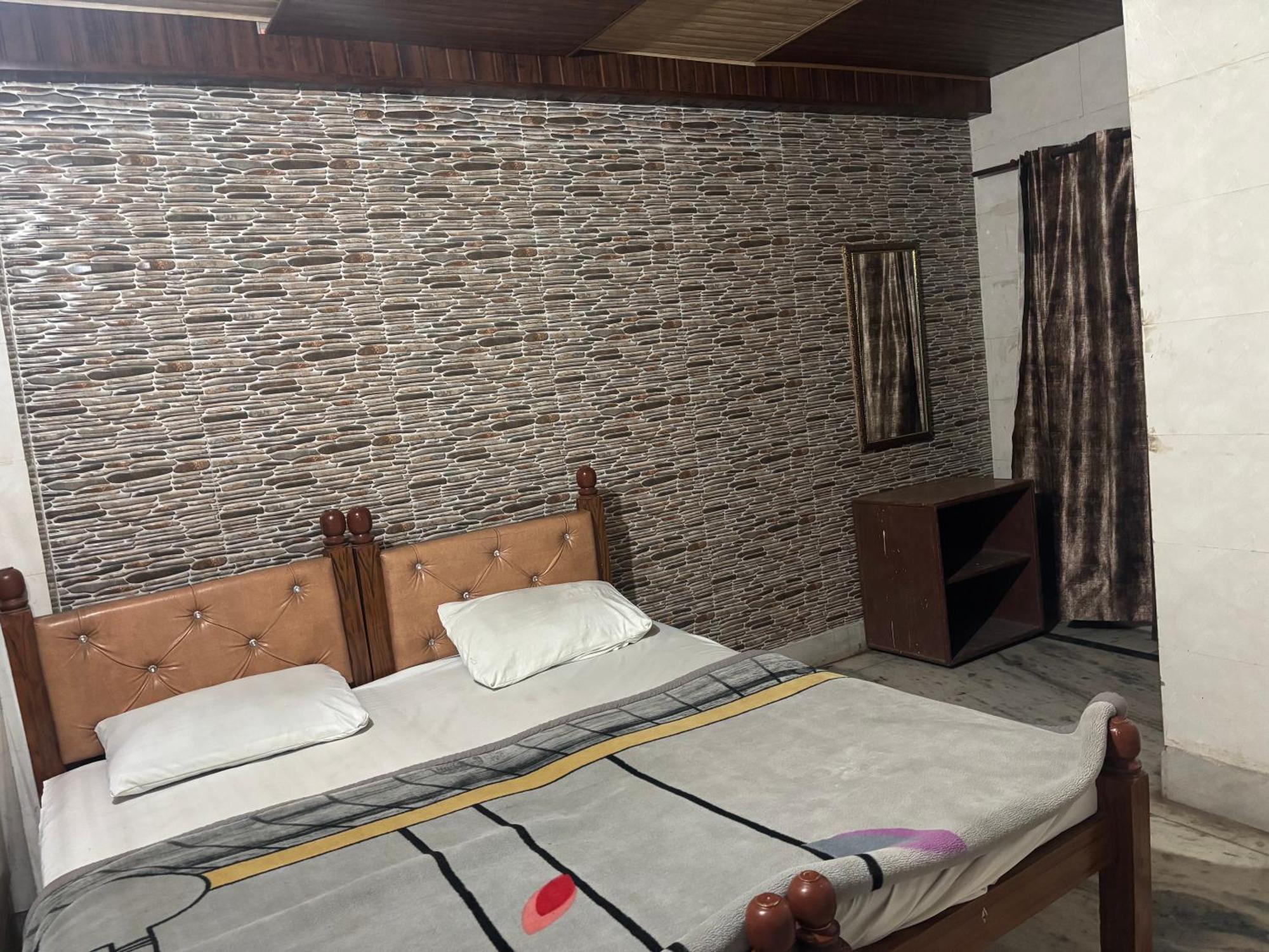 Sgh Guest House Mathura Exteriör bild