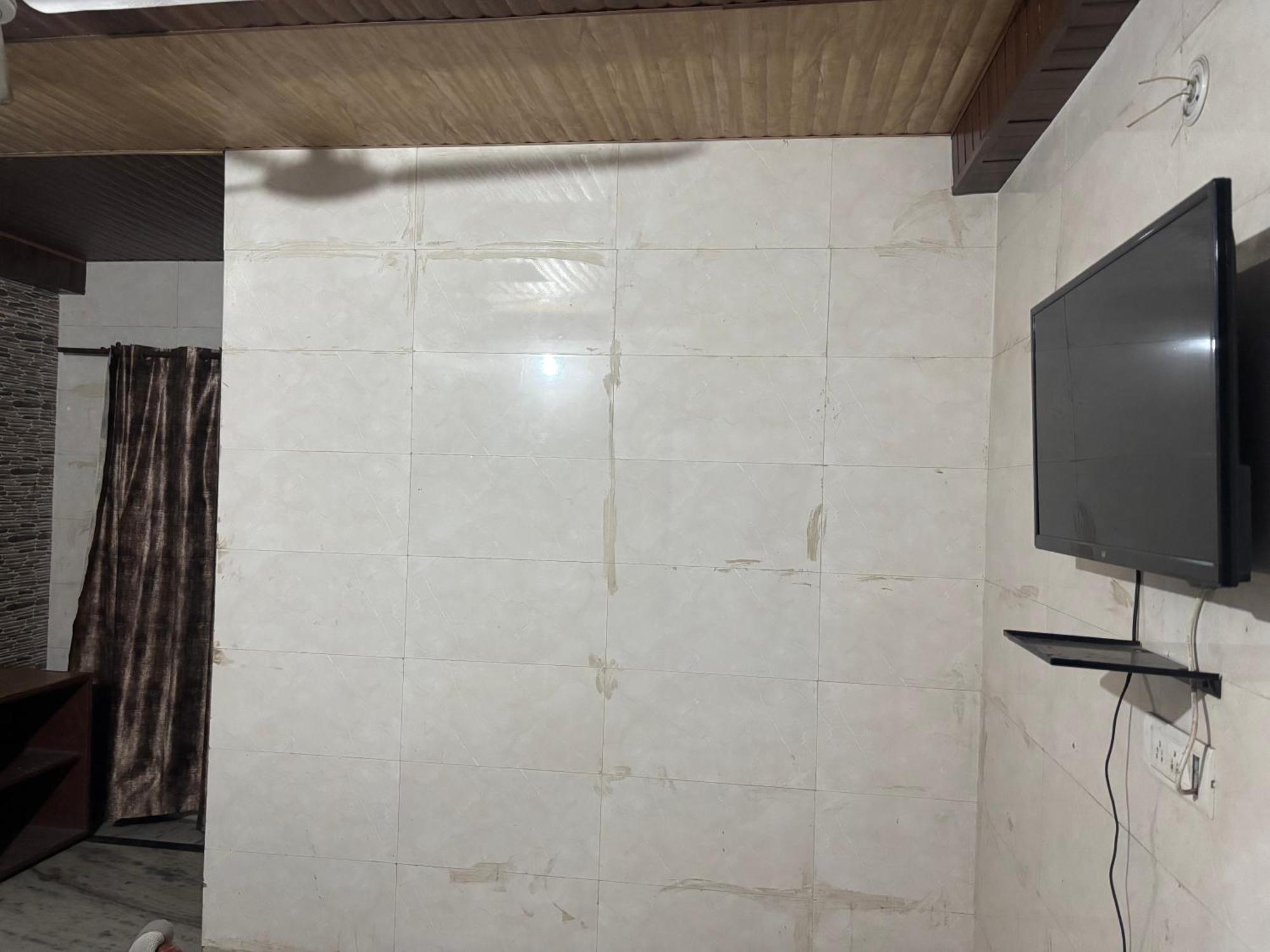 Sgh Guest House Mathura Exteriör bild