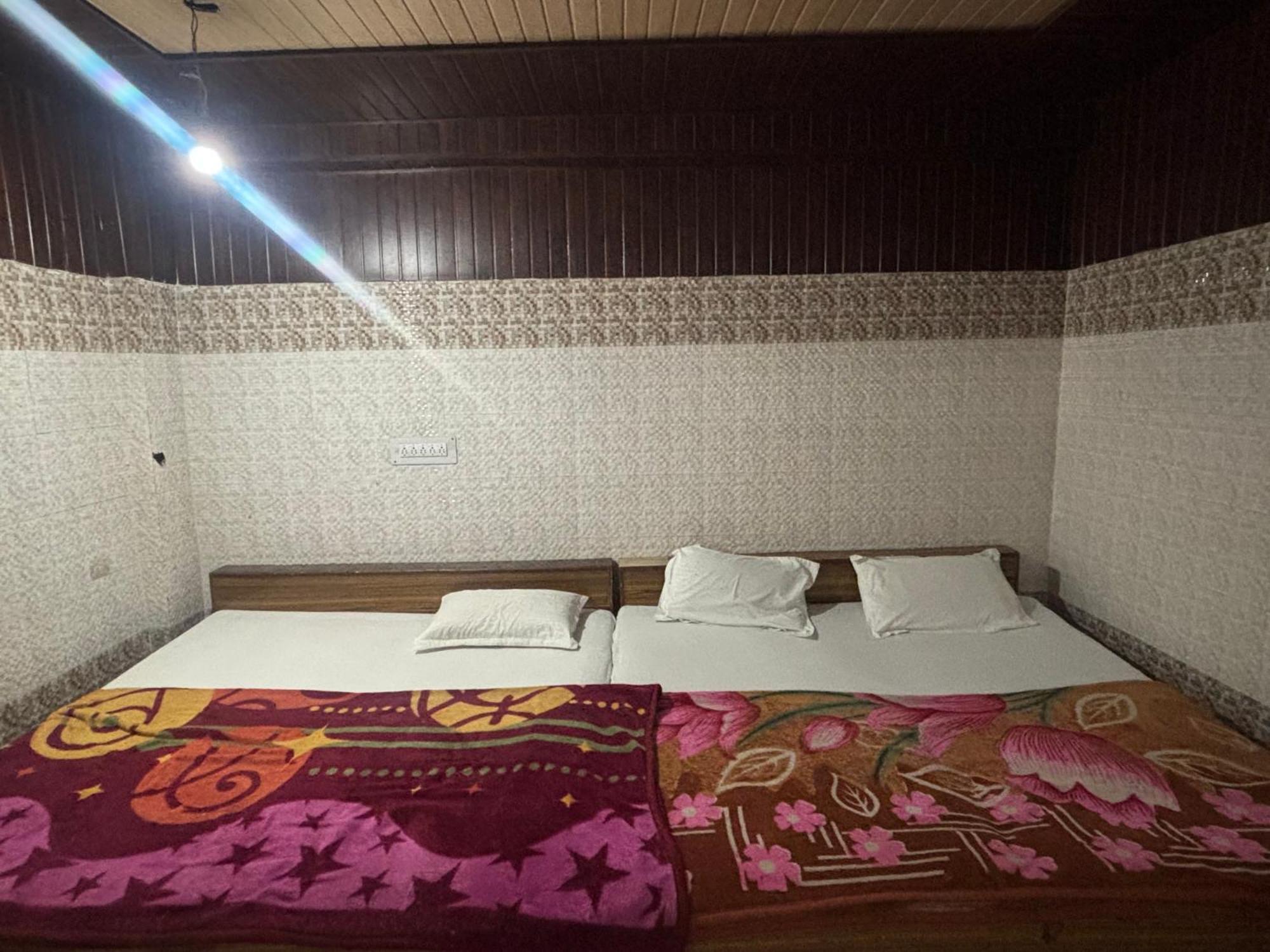 Sgh Guest House Mathura Exteriör bild