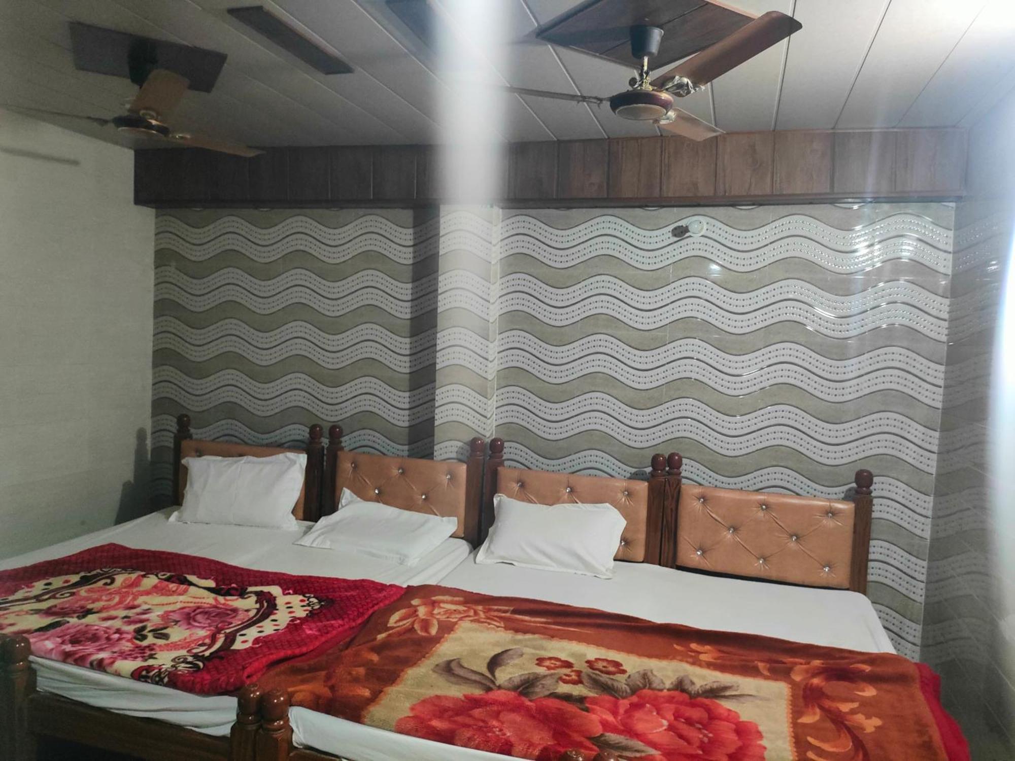 Sgh Guest House Mathura Exteriör bild