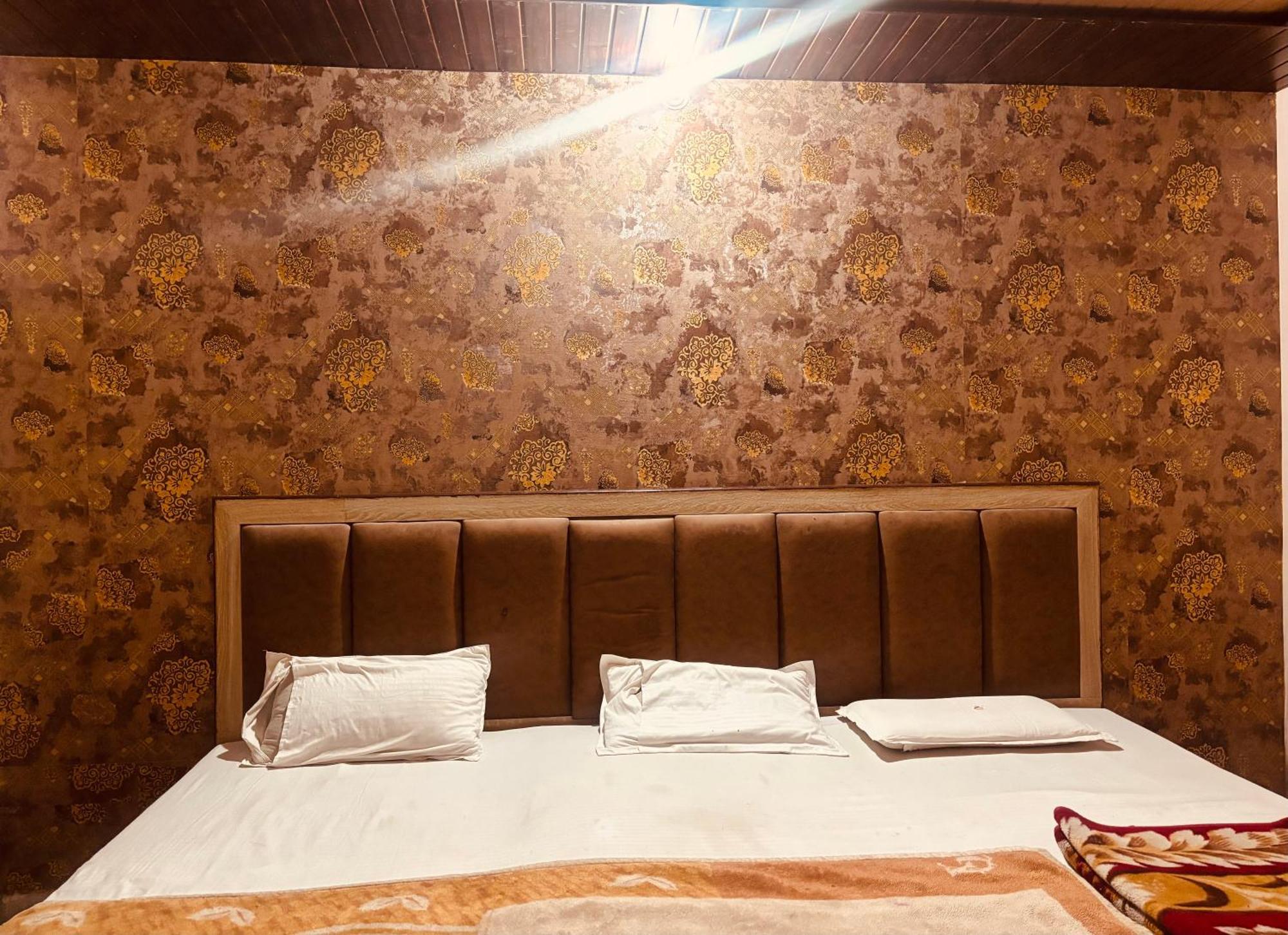 Sgh Guest House Mathura Exteriör bild