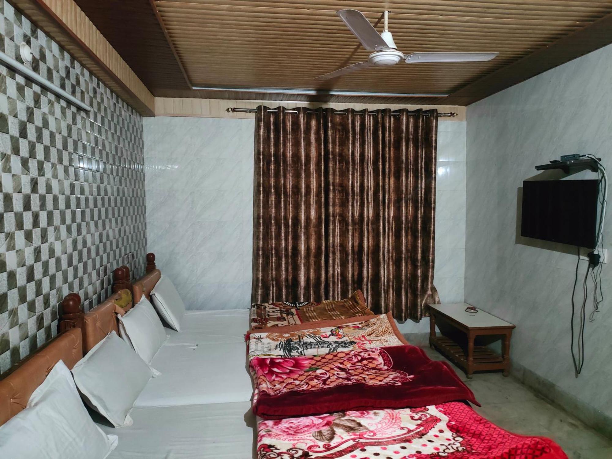 Sgh Guest House Mathura Exteriör bild